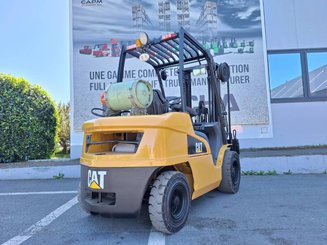 4-Rad Gabelstapler Caterpillar GP30N