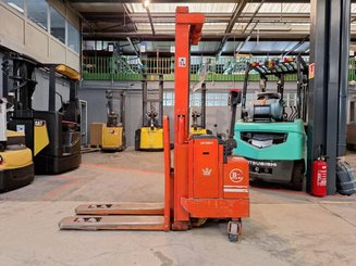 Hochhubwagen mit Deichsel BT LSF 1250 EE