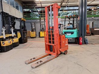 Hochhubwagen mit Deichsel BT LSF 1250 EE