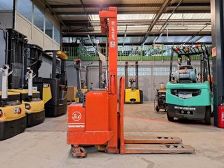 Hochhubwagen mit Deichsel BT LSF 1250 EE