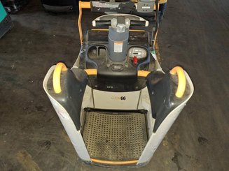 Niederhubwagen Fahrerstand Crown WT3040