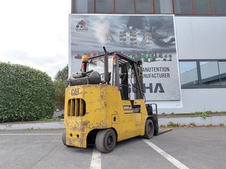 4-Rad Gabelstapler Caterpillar GC55K