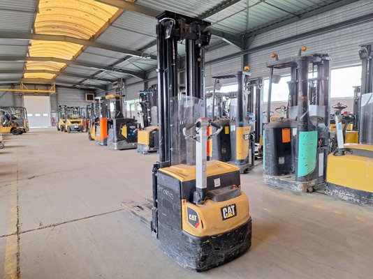 Hochhubwagen mit Deichsel Caterpillar NSP16N2 - 1