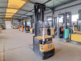 Hochhubwagen mit Deichsel Caterpillar NSP16N2 - 1