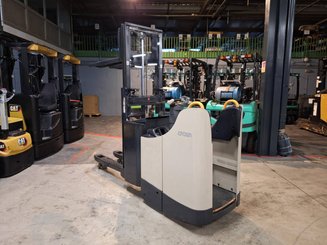 Hochhubwagen Fahrerstand Crown DT3040 - 8