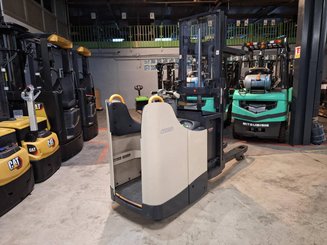 Hochhubwagen Fahrerstand Crown DT3040 - 9