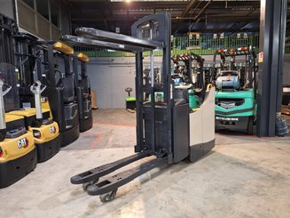 Hochhubwagen Fahrerstand Crown DT3040 - 6