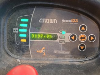 Niederhubwagen Fahrerstand Crown WT3040 2.00