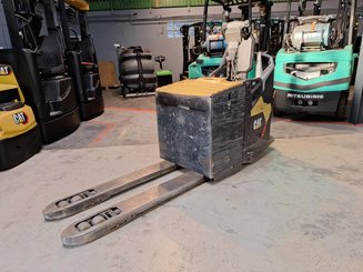 Niederhubwagen mit Deichsel Caterpillar NPF25N2