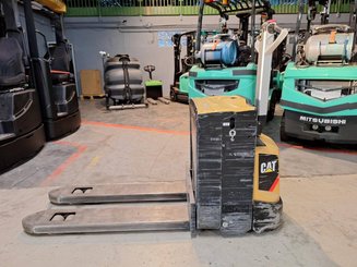 Niederhubwagen mit Deichsel Caterpillar NPP20N2E