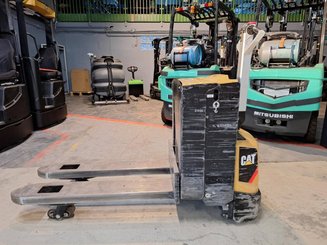 Niederhubwagen mit Deichsel Caterpillar NPP20N2E