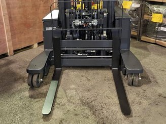 Mehrwege-Hochhubwagen Mehrwege-Hochhubwagen Combilift WR4