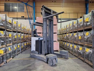 Mehrwege-Schubmaststapler UniCarriers 250DTFVRE635UFW