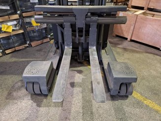 Mehrwege-Schubmaststapler UniCarriers 250DTFVRE635UFW