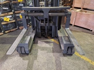 Mehrwege-Schubmaststapler UniCarriers 250DTFVRE635UFW