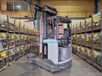 Mehrwege-Schubmaststapler UniCarriers 250DTFVRE635UFW