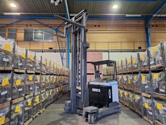 Mehrwege-Schubmaststapler UniCarriers 250DTFVRE635UFW