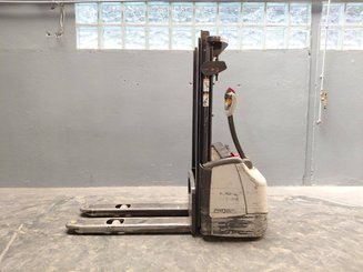 Hochhubwagen mit Deichsel Crown WF3000 1.2 - 5