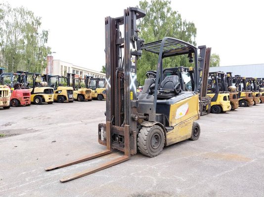 4-Rad Gabelstapler Caterpillar EP25CN - 1