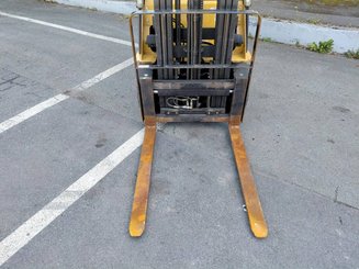 4-Rad Gabelstapler Caterpillar GP18N