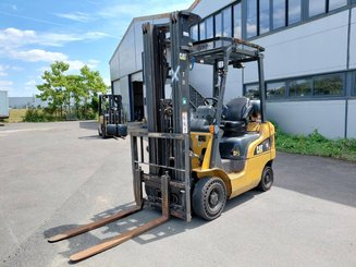 4-Rad Gabelstapler Caterpillar GP18NTD