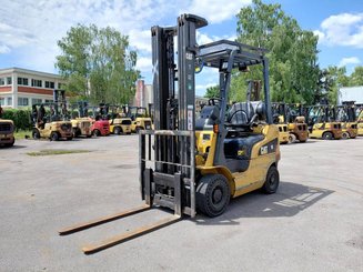 4-Rad Gabelstapler Caterpillar GP18NTD