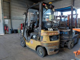 4-Rad Gabelstapler Caterpillar GP18NTD
