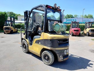 4-Rad Gabelstapler Caterpillar GP25N