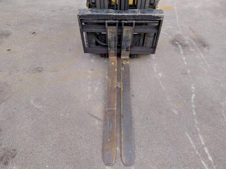 4-Rad Gabelstapler Caterpillar GP25N2