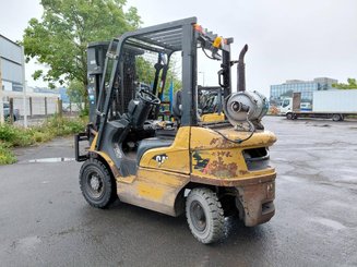 4-Rad Gabelstapler Caterpillar GP25NTD