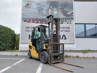 4-Rad Gabelstapler Caterpillar GP25NTD