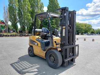 4-Rad Gabelstapler Caterpillar GP30N