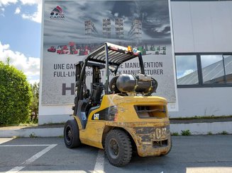 4-Rad Gabelstapler Caterpillar GP30N
