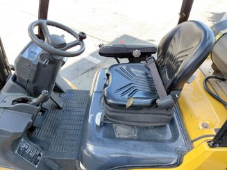 4-Rad Gabelstapler Caterpillar GP30N