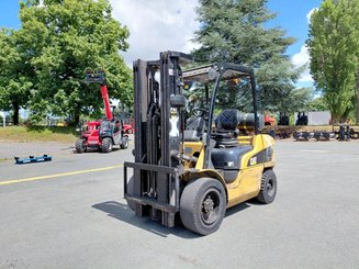 4-Rad Gabelstapler Caterpillar GP30N