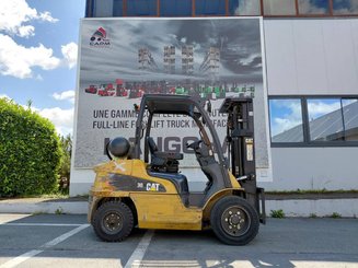 4-Rad Gabelstapler Caterpillar GP30N