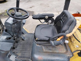 4-Rad Gabelstapler Caterpillar GP30NTD