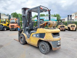 4-Rad Gabelstapler Caterpillar GP30NTD