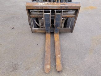 4-Rad Gabelstapler Caterpillar GP30NTD