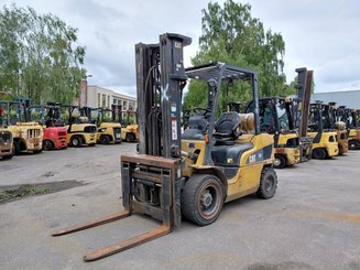 4-Rad Gabelstapler Caterpillar GP30NTD