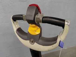 Niederhubwagen mit Deichsel Crown WP3020-2.0