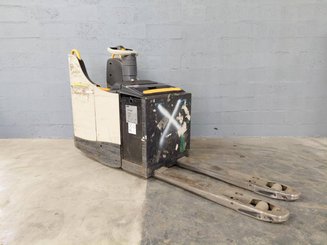 Niederhubwagen Fahrerstand Crown WT3040 2.00