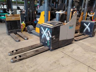 Niederhubwagen Fahrerstand Crown WT3040 2.00