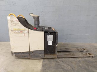 Niederhubwagen Fahrerstand Crown WT3040 2.00