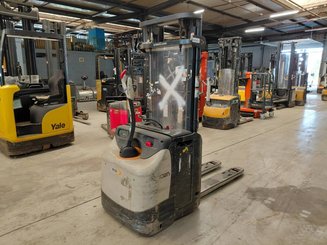 Hochhubwagen mit Deichsel Crown ESI4000-12
