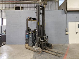 Schubmaststapler Caterpillar NR14N