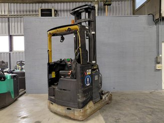 Schubmaststapler Caterpillar NR14N