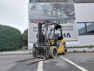 4-Rad Gabelstapler Caterpillar GP30NTD