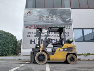4-Rad Gabelstapler Caterpillar GP30NTD
