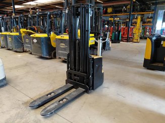 Hochhubwagen mit Deichsel Caterpillar NSP16N2